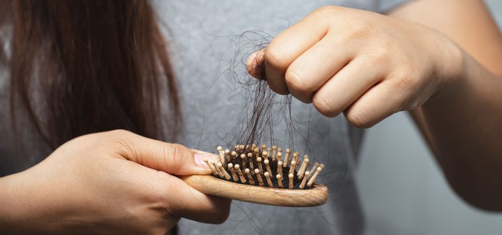 Caduta dei capelli in autunno: cosa fare