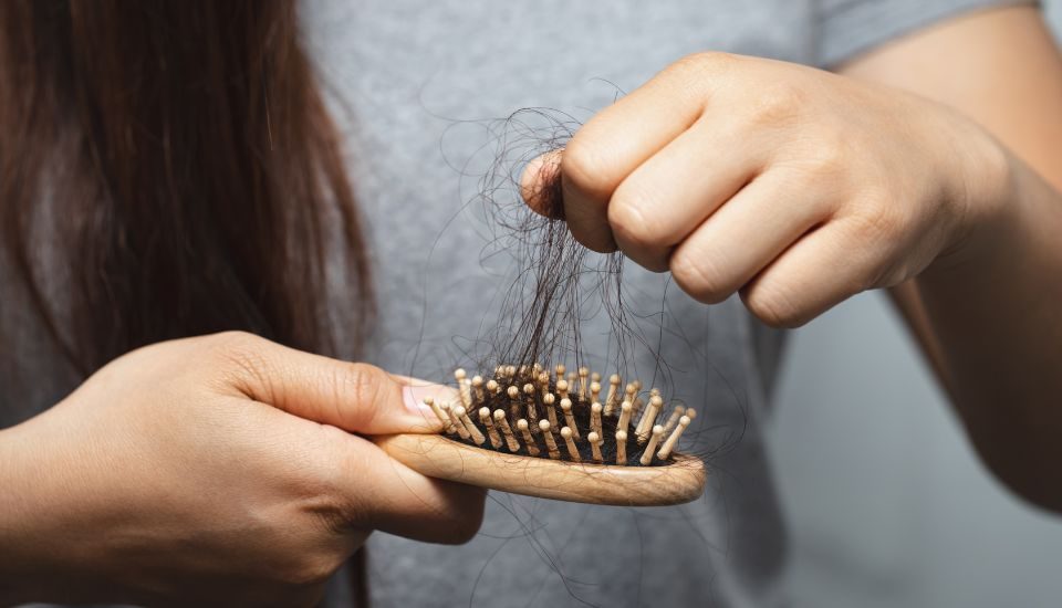 Caduta dei capelli in autunno: cosa fare